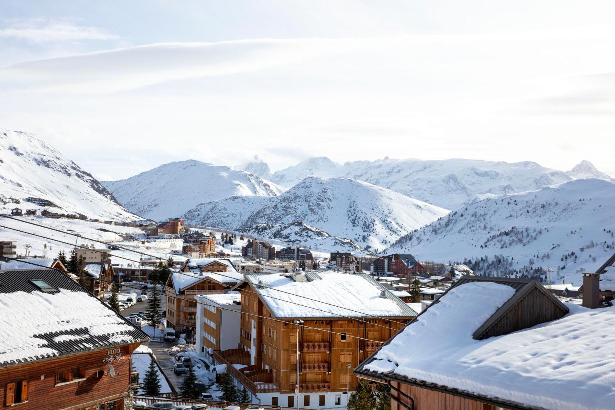 Grandes Rousses Hotel & Spa Alpe d'Huez Luaran gambar A general view of Hautecour